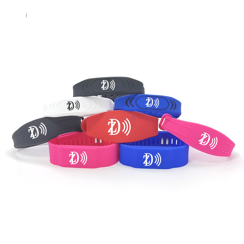 Adjustable HF RFID Silicone Wristband 